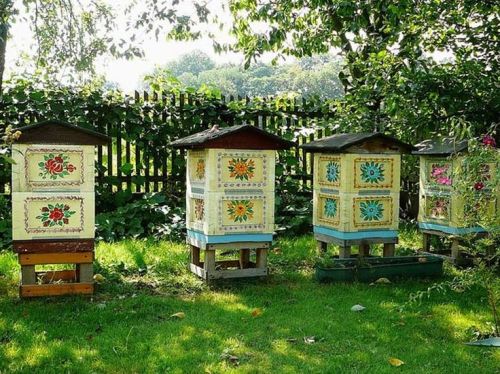 gazophylacium - Decoratively painted beehives, Zalipie, Poland.