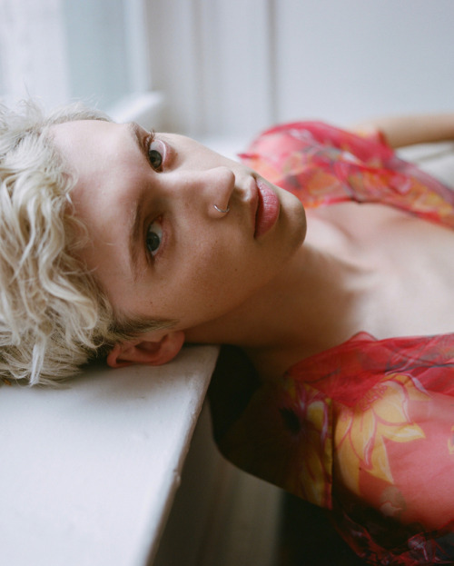 justdropithere - Troye Sivan by Santiago & Mauricio - Out...