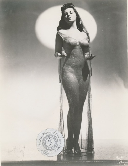 vintagegeekculture - 1930s-1940s Burlesque Performer Sherry...