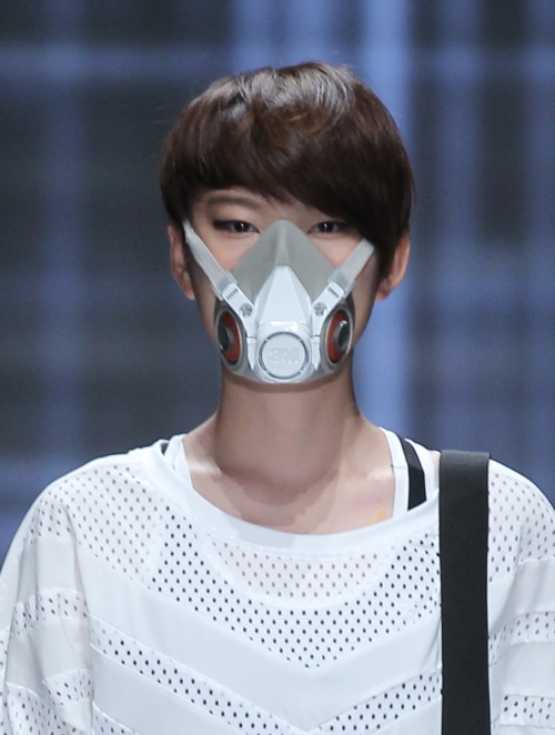bodyfluids:Smog masks at QIAODAN Yin Peng S/S 15 China Fashion...