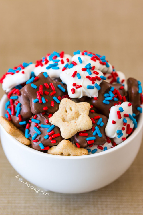 bakeddd - patriotic s’mores cookiesclick here for recipe