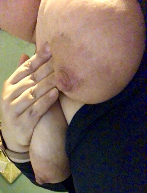 preggoalways - Some pictures of my udders post 8 pm pumping
