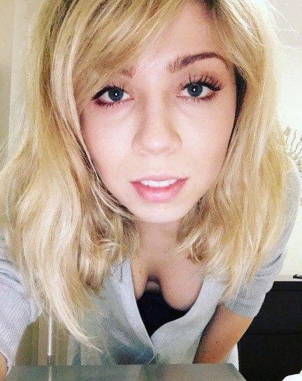 teencleavage2018:The Fappening Friday: Jennette...