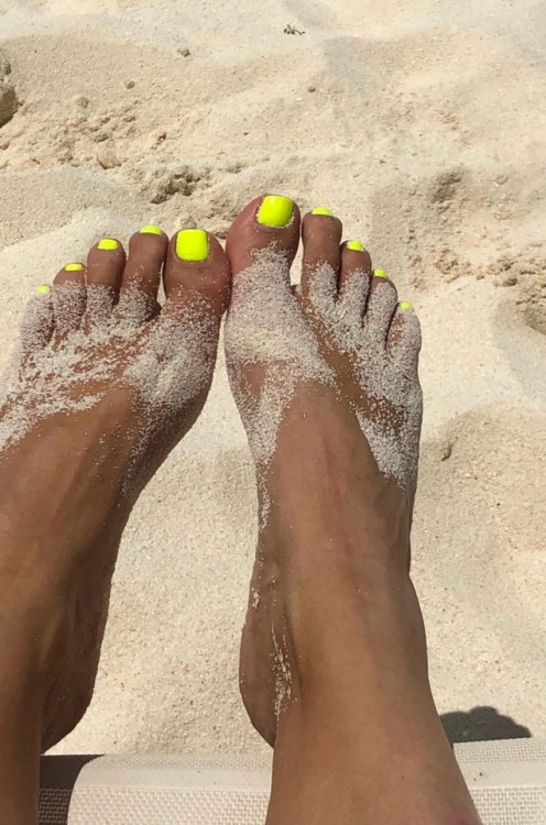 Kim K showing off her toes