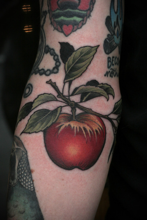 Little wrapping gap filler apple in the ditch for my friend...