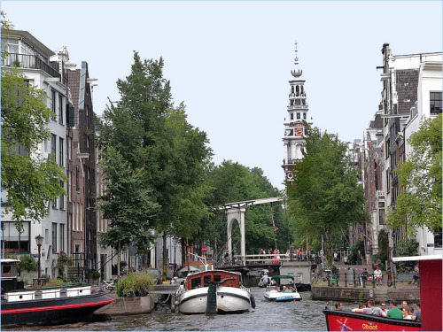 fotofreddy - Groenburgwal met Zuiderkerks toren.From this tower I...