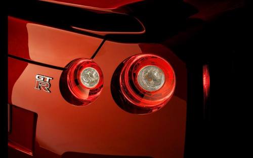 photobloggr - Nissan GT-R R35Τα λόγια περισσεύουν…