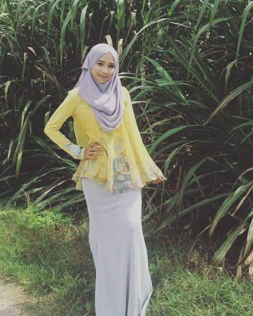 rosebaiduri:Rose in hijab..cukup reblog 500x share gua share...