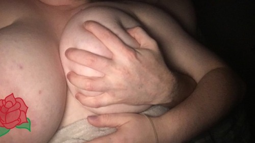 braat-centraal:Daddy’s hand stays permanently on top of my...