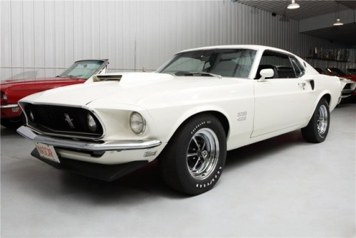 1969 Boss 429 Mustang dressed in Wimbledon White