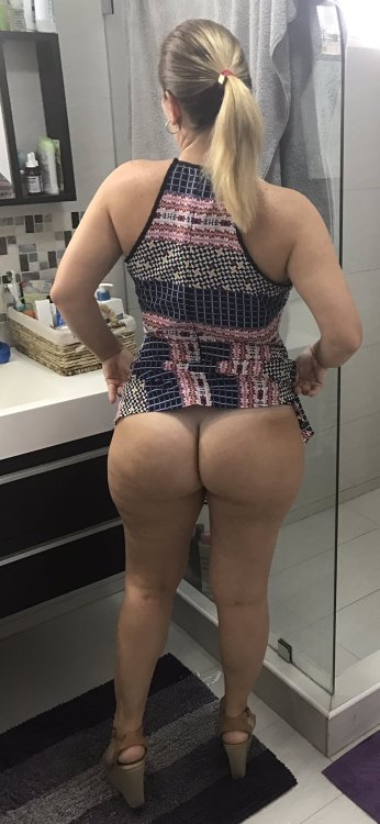 dickinmom - Mom wore no panties for our family dinner.The...