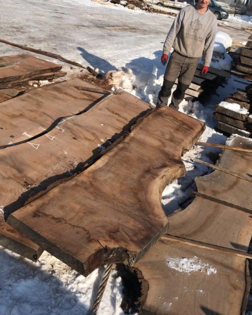 canadianwoodworks - We picked though some nice slabs on this...