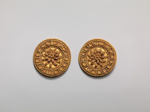 didoofcarthage - Gold earring disks Etruscan, Archaic...