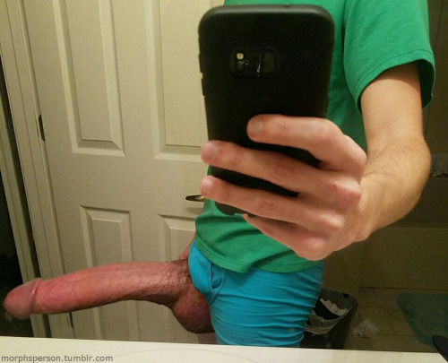 biggestcocksaround - Gigantic Wow I wanna taste that huge dick...