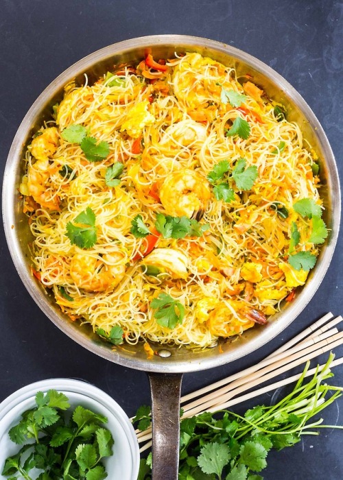foodffs - Singapore Noodles with ShrimpReally nice recipes....