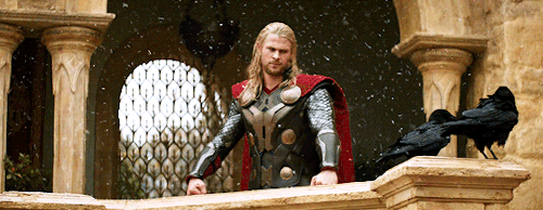 suicidesquads:Chris Hemsworth behind the scenes of Thor: The...