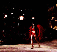 theyloveadrianalima - Adriana Lima, VS Fashion Show 2013
