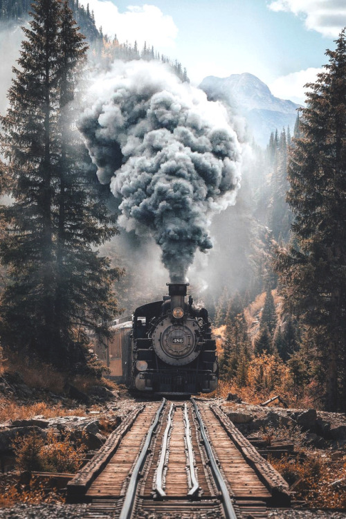 lsleofskye:This Durango to Silverton train is a piece of...