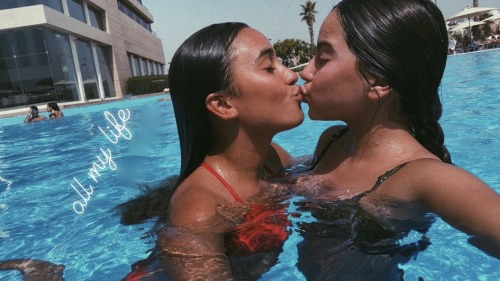 beautifulgirlgay - Roni Sorol kissing her girlfriend in the pool...