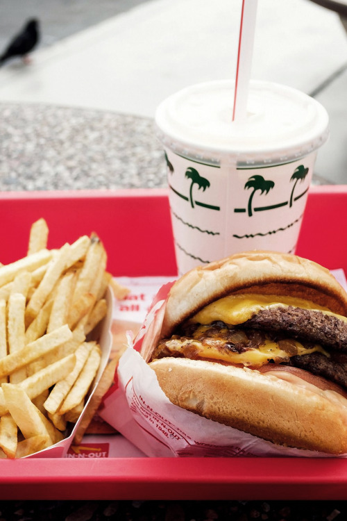 exitvisuals:In-N-OutAbsolutely totally love this burgerplace...
