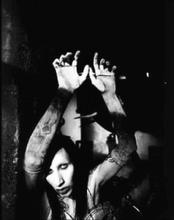 kill4manson - Marilyn Manson in Tourniquet