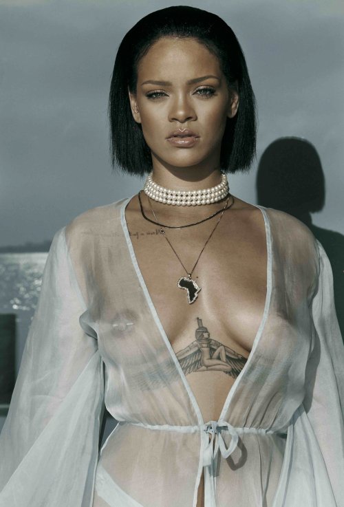 sexy-nude-celebrities - Rihanna