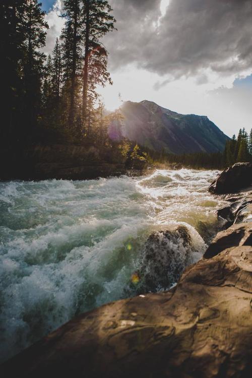 earthporn - Raging waters of the Kootenay River [OC] [715 x 1072]...