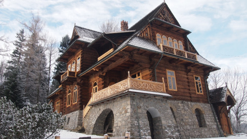 lamus-dworski:Historical wooden villas in Zakopane, Poland....
