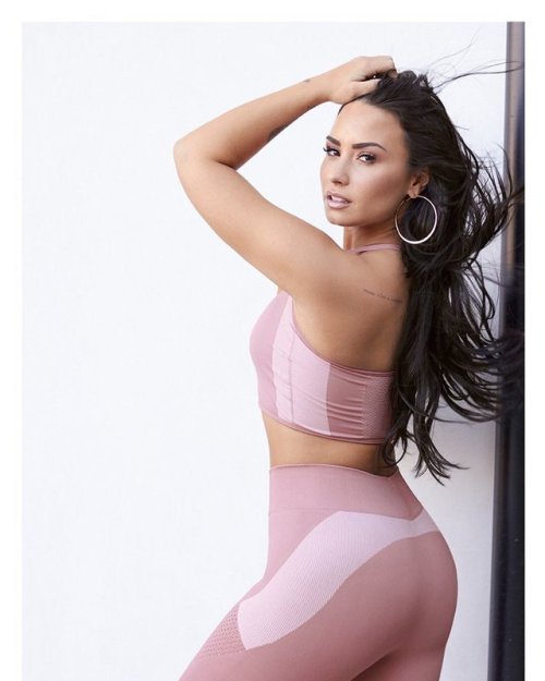 dlovato-news - Fabletics - Always say yes to pink (and seamless...