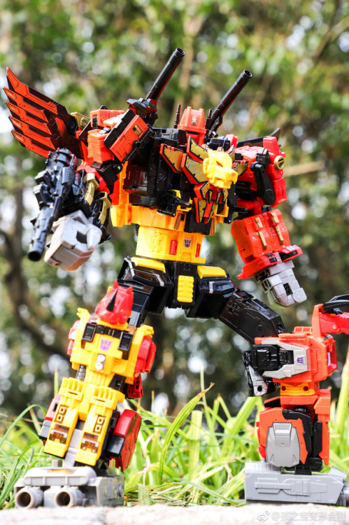 aeonmagnus - Transformers Power of the Primes Titan-class...
