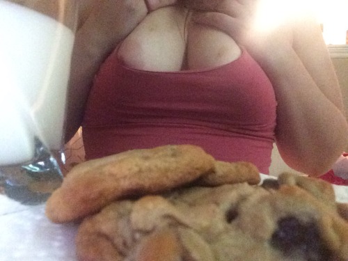 canadian-pussy:Come to the dark side; It has cookies and $3.99...