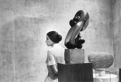 last-picture-show - Eve Arnold, Silvana Mangano with Brancusi at...