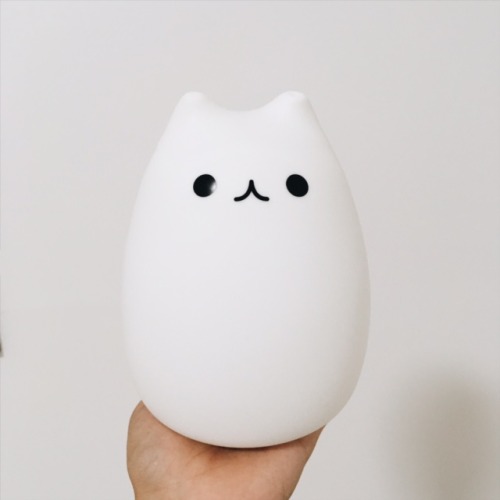 littlealienproducts:LED Cat Nightlight from BanggoodHow cute...