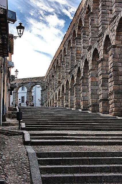 world-ethnic-beauty - Segovia the Roman Aqueduct