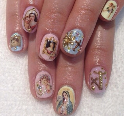 baenda: this nail art is beautiful!