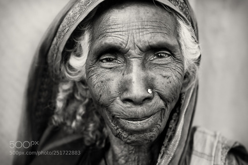 theframelines - Bangladesh, old lady near Bogra by dietmartemps