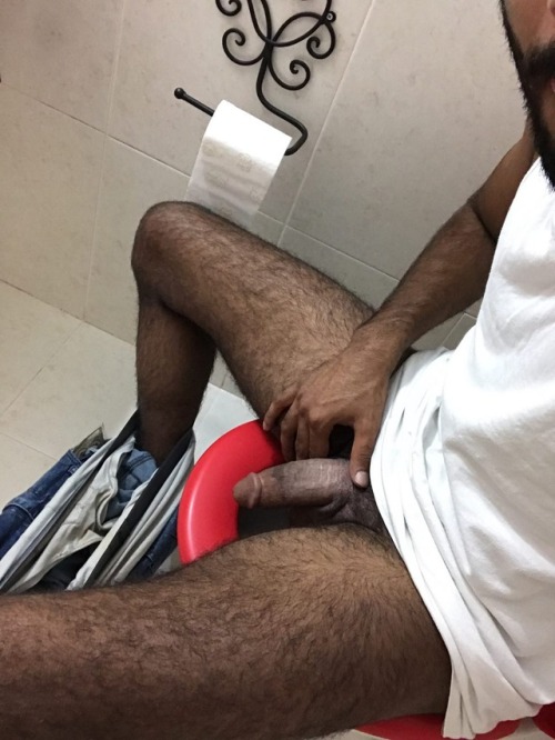 theguysinmiddleeast - Anyone loves hairy thick dick from Israeli...