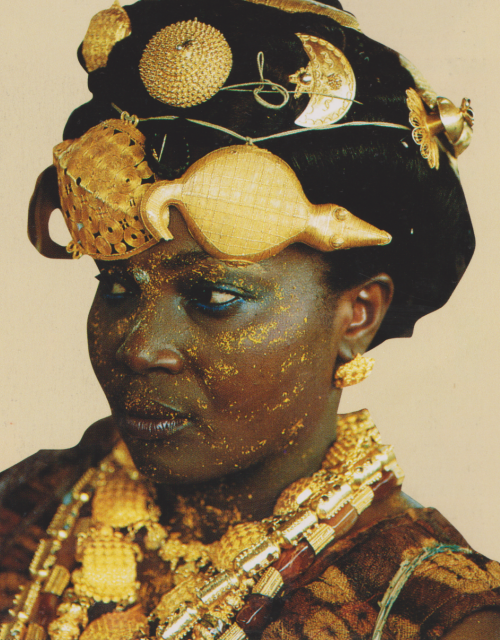 surra-de-bunda - A woman of the Adioukrou people of Africa’s Côte...