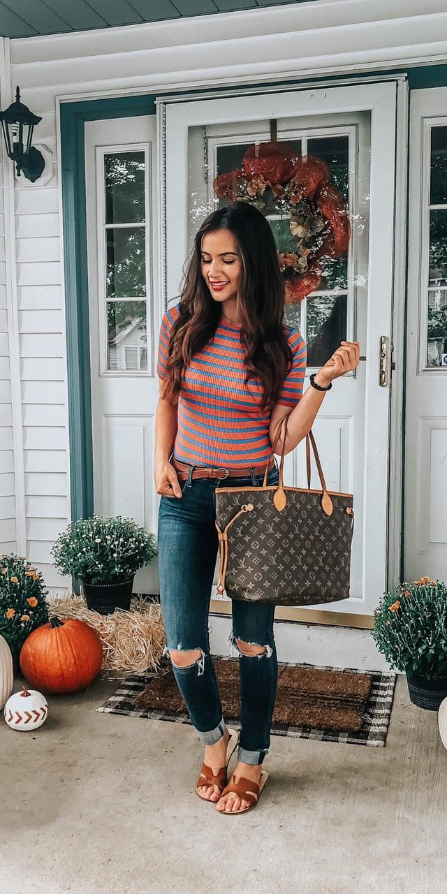 10 Easy Outfits for When You Hate Everything You Own - #Style, #Dress, #Outfits, #Picture, #Streetstyle Decorated for fall, and made my first batch of pumpkin chocolate chip cookies today! Totally basic, but I love this time of year so much! What is your favorite season? This ribbed striped top comes in two colors and is only $35! I love that itperfect for the season and great to wear layered or by itself on warmer days! Shop it using the  app,  there for daily outfit details! (Kissmedarlingxo) OR just head to my link in bio! , liketkit 