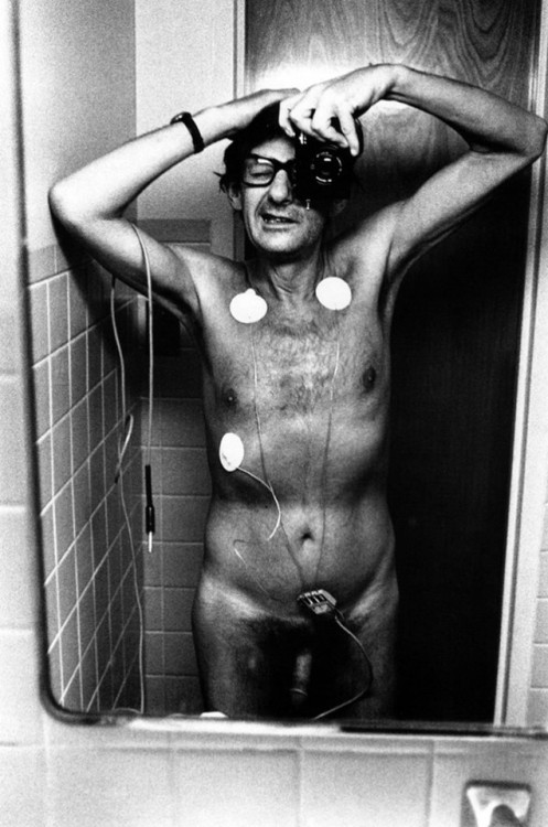 last-picture-show - Helmut Newton, Self-Portrait during an...