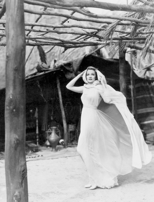 summers-in-hollywood - Marlene Dietrich in The Garden of Allah,...
