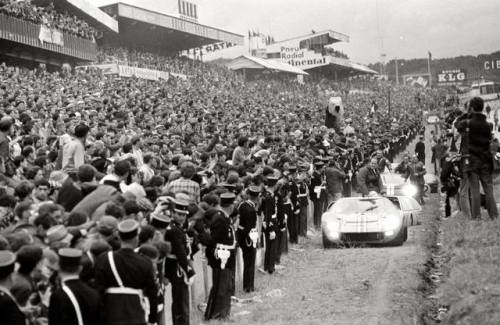 frenchcurious - Denny Hulme & Ken Miles (Ford GT40 MKII) 2ème...
