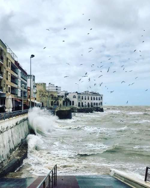 travelingcolors - Waves crashing in Chipiona, Cádiz | Spain (by...