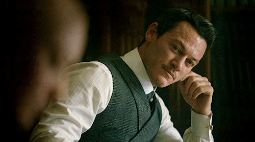 e-ripley:The Alienist | 1x09 RequiemTo have a man look at me...