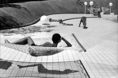 last-picture-show - Martine Franck, The Hammock, 1976