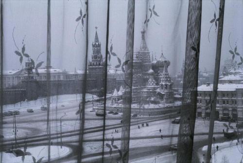 semioticapocalypse - Elliott Erwitt. Moscow, 1968[ - - SemAp FB ||...