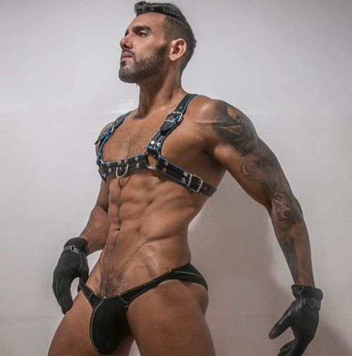 avakrubber - To see more hot guys - ...