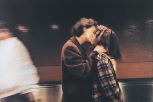 middleamerica:Couple in the subway, Paris, 1986, Dolores Marat