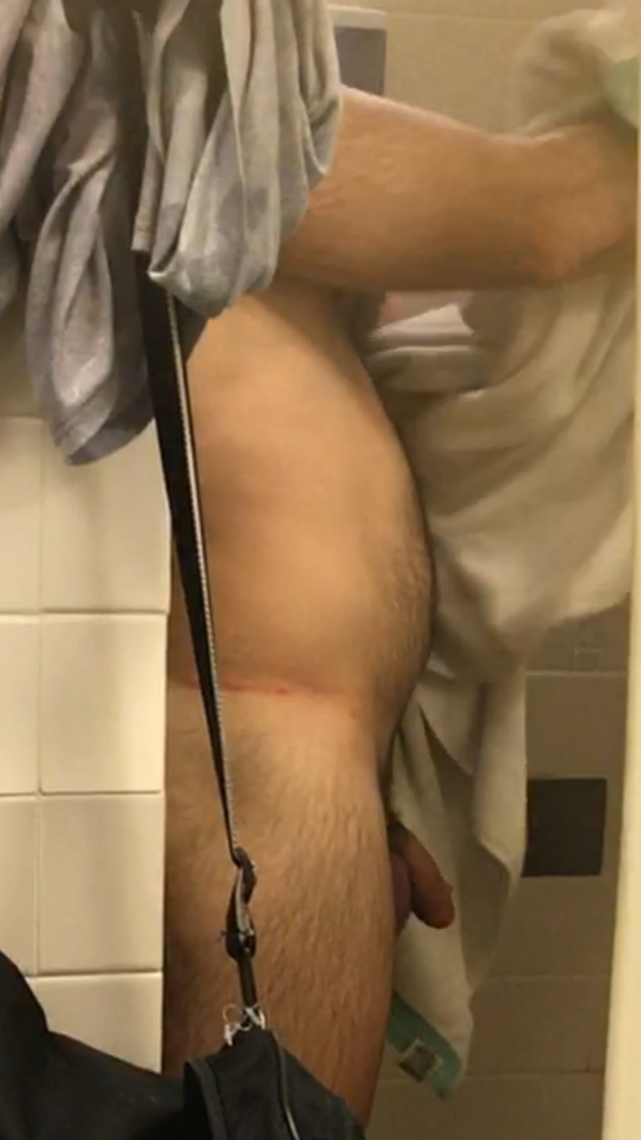 hornyguy4u69: Tall Sexy Dark Haired Muscular Beefy Hairy Chested Big Smooth Balls Bubble Butt Bearish Gym Shower Stud