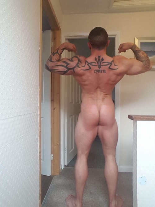 Sexy Muscle Guys Exposed Old Account Yesbonermoan